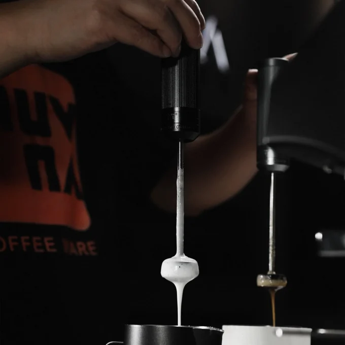 MUVNA Blast Milk Frother Stick — Quiet Handheld Frother