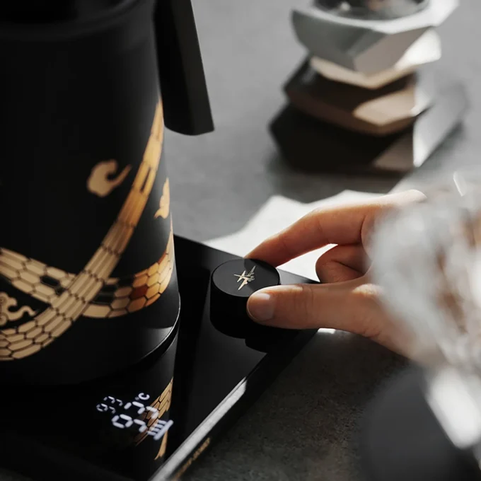 MHW-3BOMBER Assassin Electric Kettle — Serpent Collection