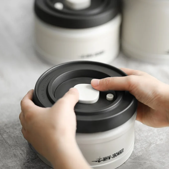 MHW-3BOMBER Manual Vacuum Coffee Storage Canister