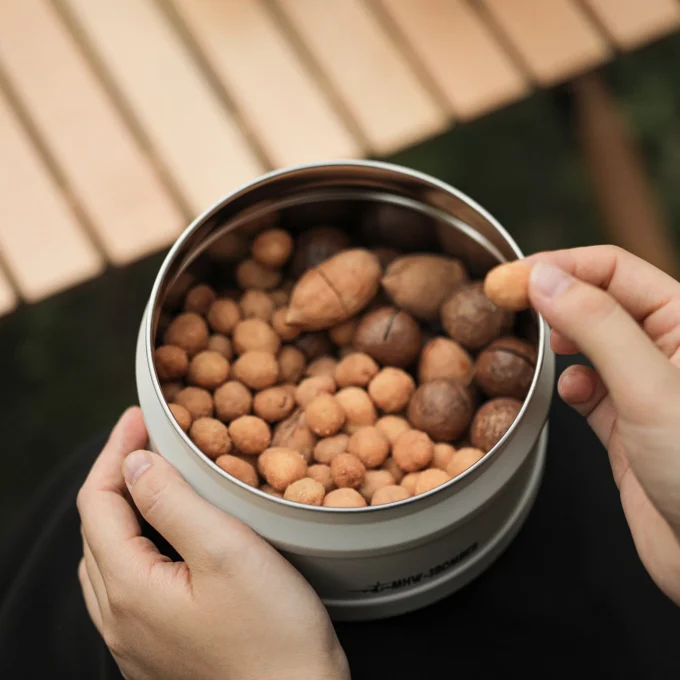 MHW-3BOMBER Manual Vacuum Coffee Storage Canister