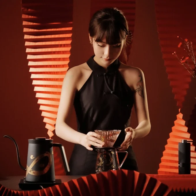 MHW-3BOMBER Elf Coffee Server — Serpent Collection