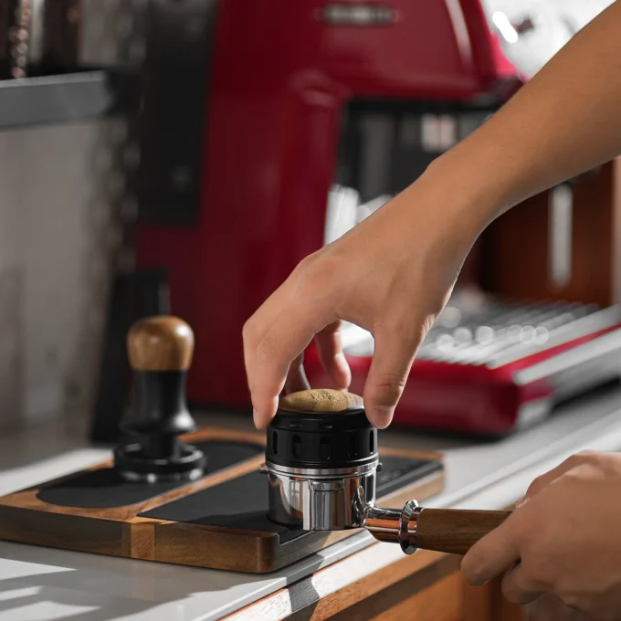 MHW-3BOMBER Falcon Gravity Adaptive Coffee Distributor