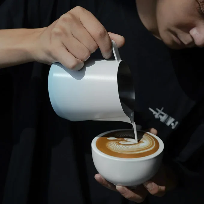 MHW-3BOMBER GT Milk Pitcher — Gradient Blue