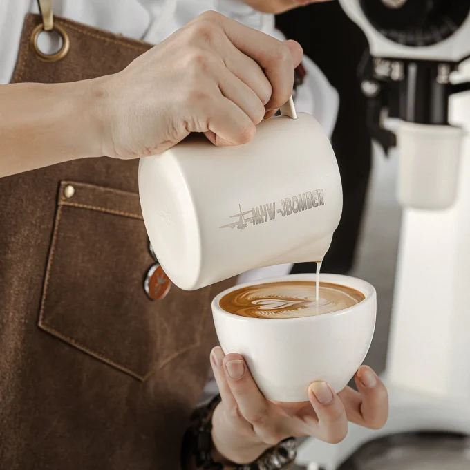 MHW-3BOMBER Latte Art Pitcher 5.0 White (400/500/600ml)