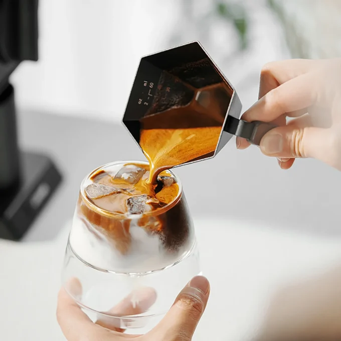 MHW-3BOMBER Prism Measuring Cup 100ml