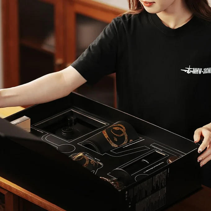 MHW-3BOMBER Serpent Collection Pour Over Gift Box