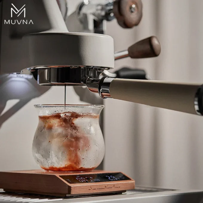 MUVNA Smart Coffee Scale — Inclined Wood Top Model