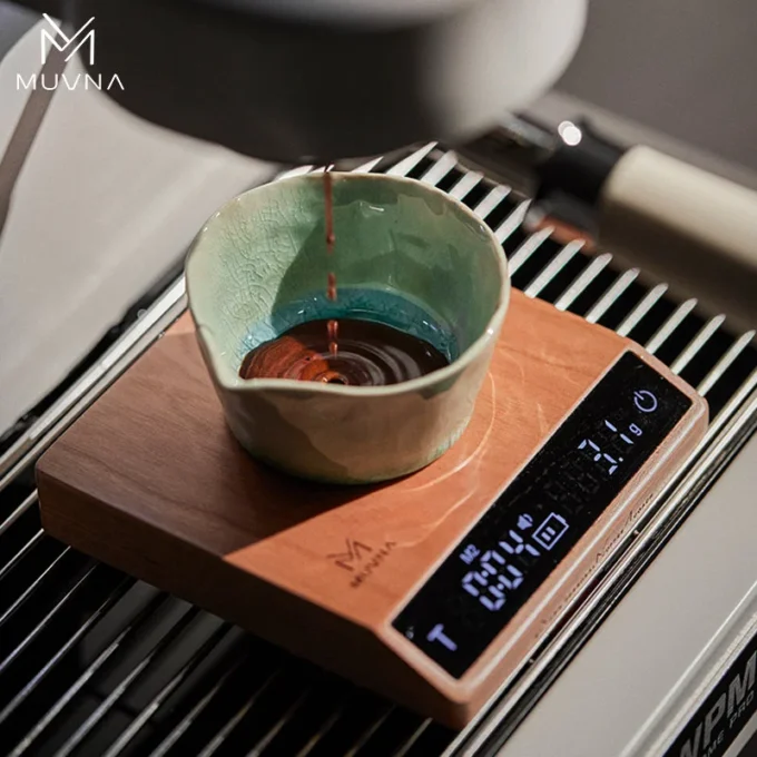 MUVNA Smart Coffee Scale — Inclined Wood Top Model