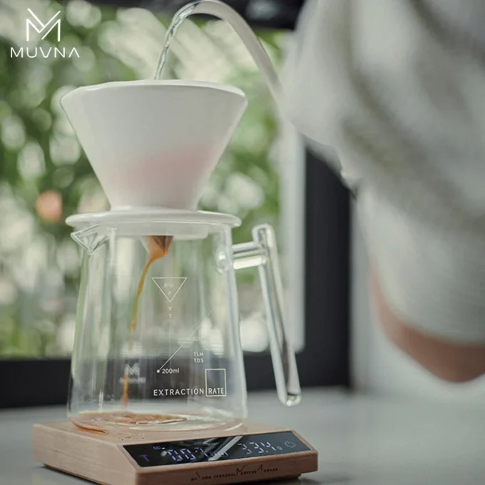 MUVNA Smart Coffee Scale — Inclined Wood Top Model