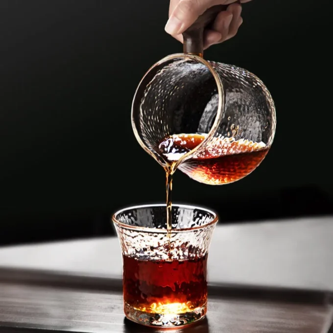 ZeroHero Hammered Glass Coffee Server with Walnut Handle
